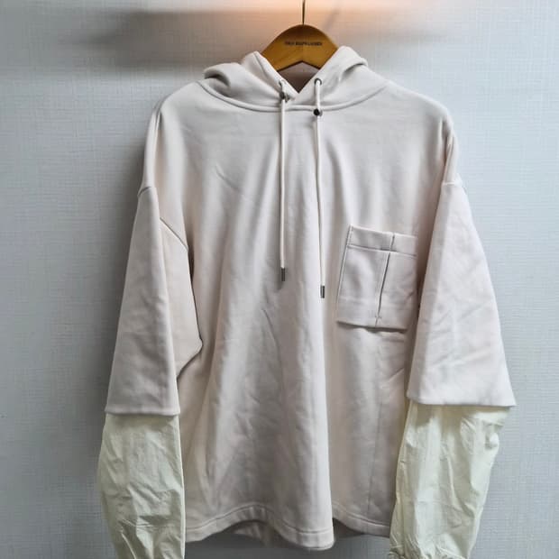 105) 지오송지오 레이어드 후드 티셔츠 크림컬러 팝니다