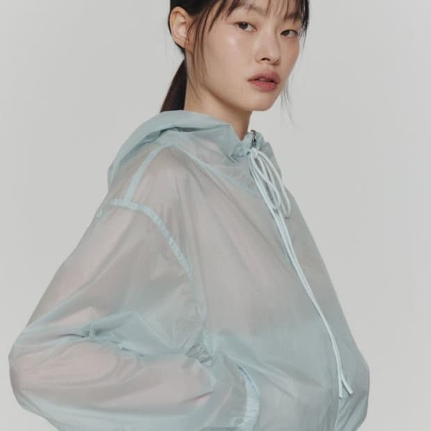 아모멘토 24ss 시어 셔링 바람막이 아이보리