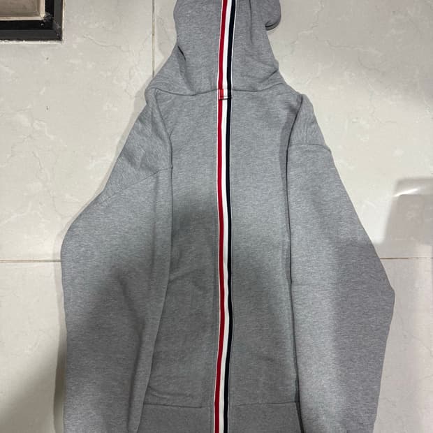 [당일출고,3사이즈] 톰브라운 백삼선 센터백 후드집업