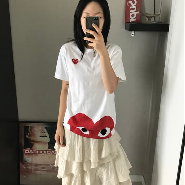 꼼데가르송 레드 와펜 화이트 반팔티