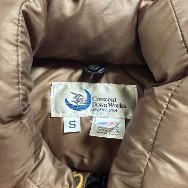 크레센트 다운웍스 패딩베스트