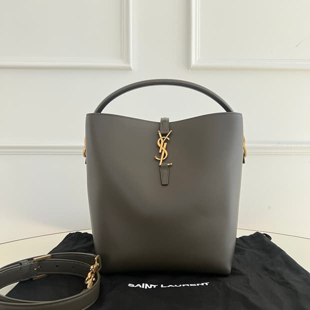 [미사용] 생로랑 LE 37 버킷백 딥 머스크