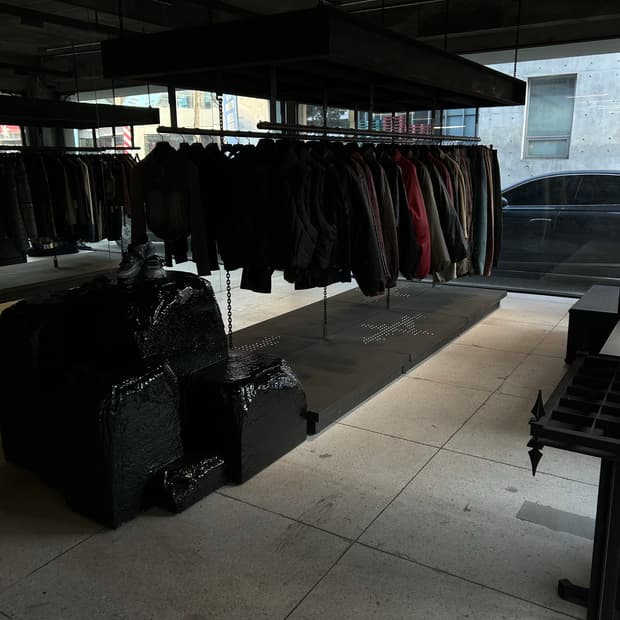 율리우스 자켓 구합니다