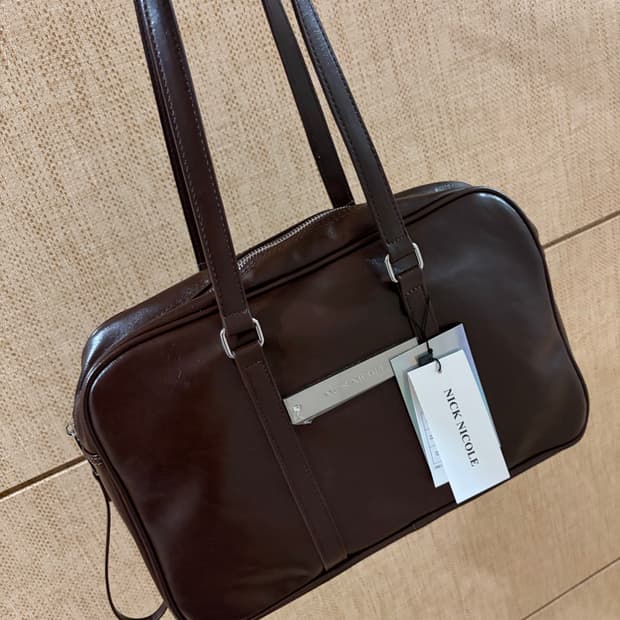 새상품) 닉앤니콜 크리스탈 레더 보스턴백 숄더백