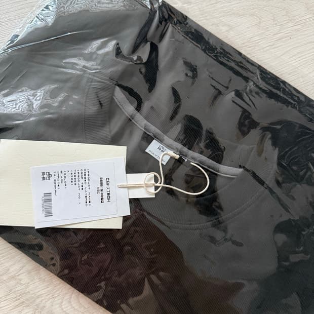 [4] 폴리테루 리브드 레이어드 크롭티 블랙