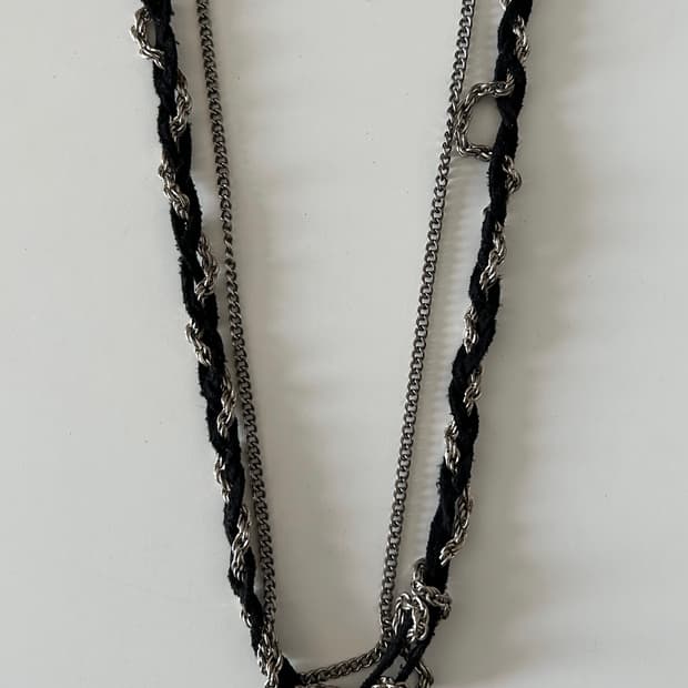 스웨이드 체인 레이어드 빈티지 목걸이