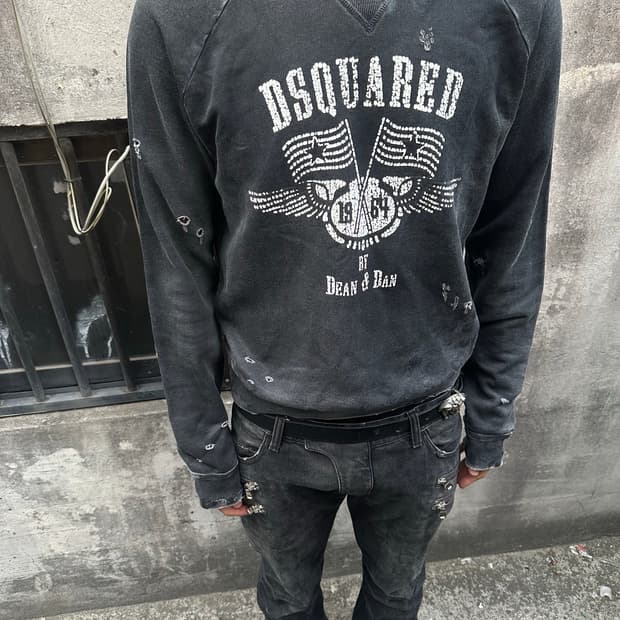 디스퀘어드2 디스트로이드 워싱 맨투맨