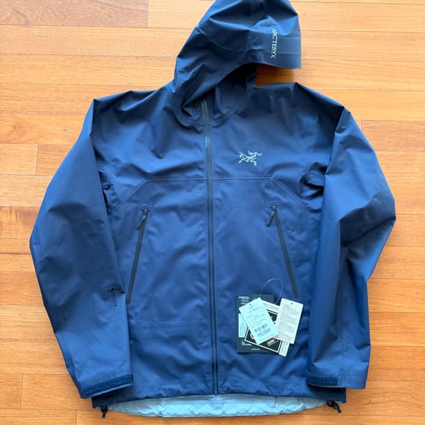 아크테릭스 베타 블랙 사파이어 