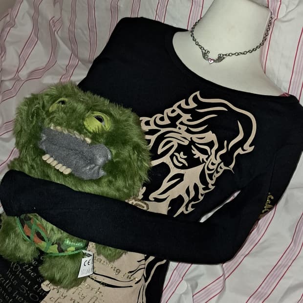 Jeffy Sour 골드 글리터 레터링 슬리브 오네갸루