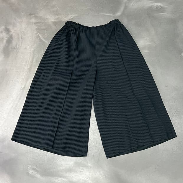  이세이미야케 me 플리츠 하프 팬츠 y15434