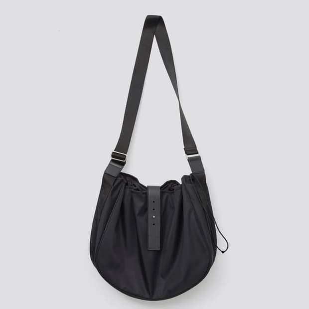 해칭룸 웨이비백 나일론 블랙