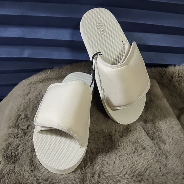 새상품 자라 퀼티드 슬라이드 벨크로 남자 샌들 42 270