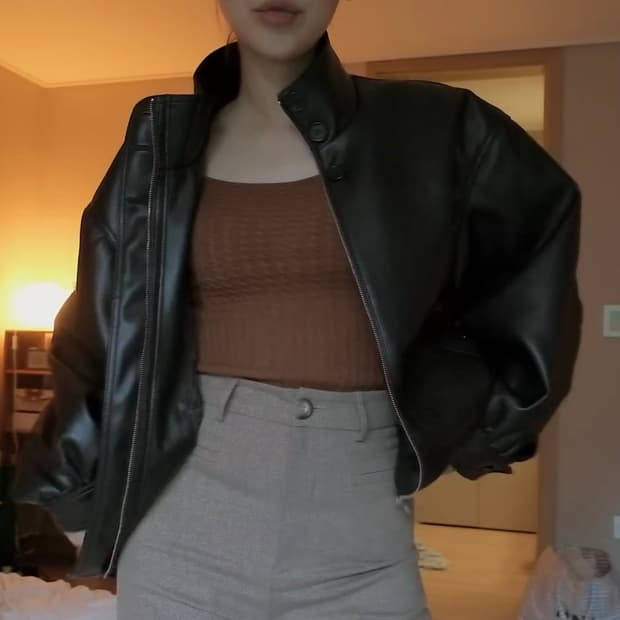 (kindacool 아영착용) 아모멘토 비건레더 블루종