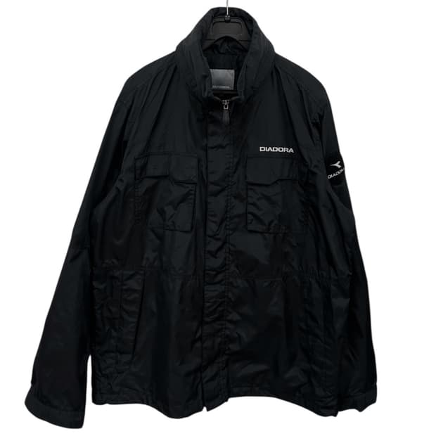 디아도라 바람막이