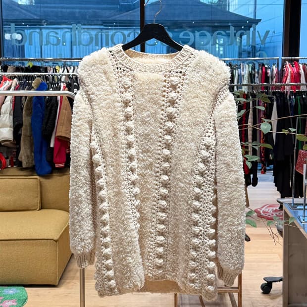 끌로에 아이보리 케이블 레인울 니트 