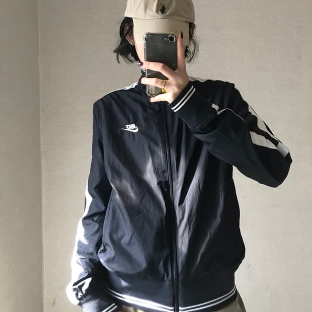 나이키 흰검 트랙 바람막이