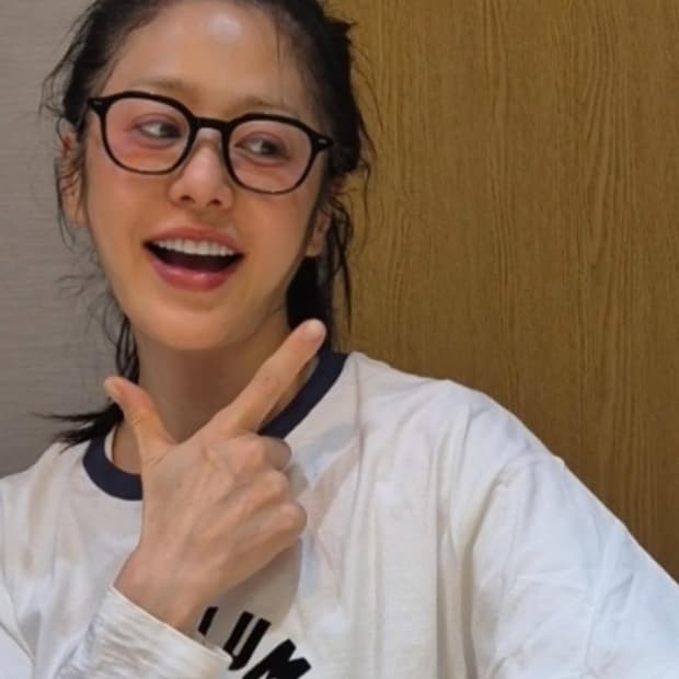 DPEW 고현정 안경 연예인 뿔테 안경테 패션