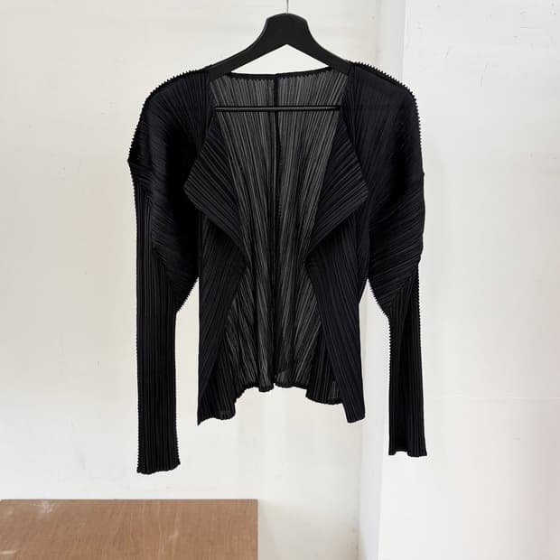 플리츠플리즈 블랙 베이직 링컬 가디건 