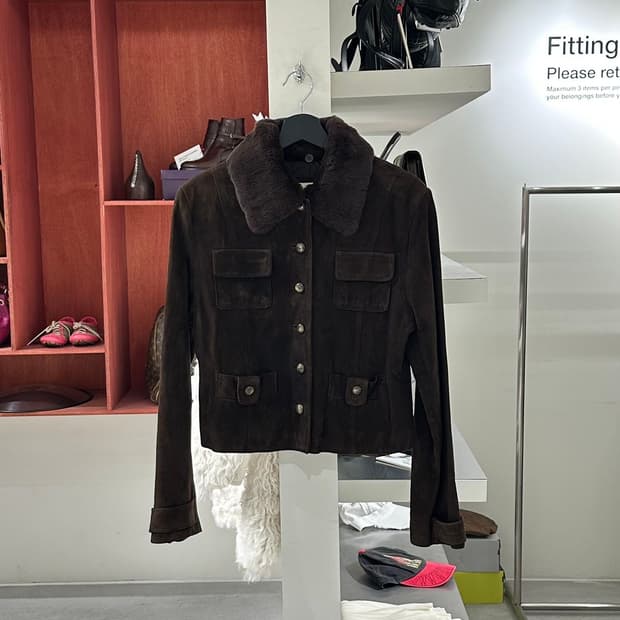 타일러보 브라운 퍼카라 스웨이드 자켓