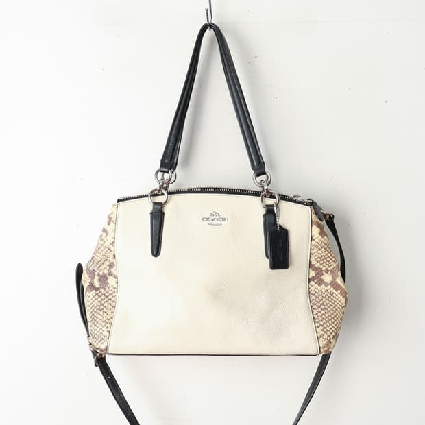 코치 가죽 숄더 크로스백