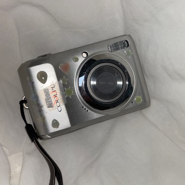 니콘 쿨픽스 L19