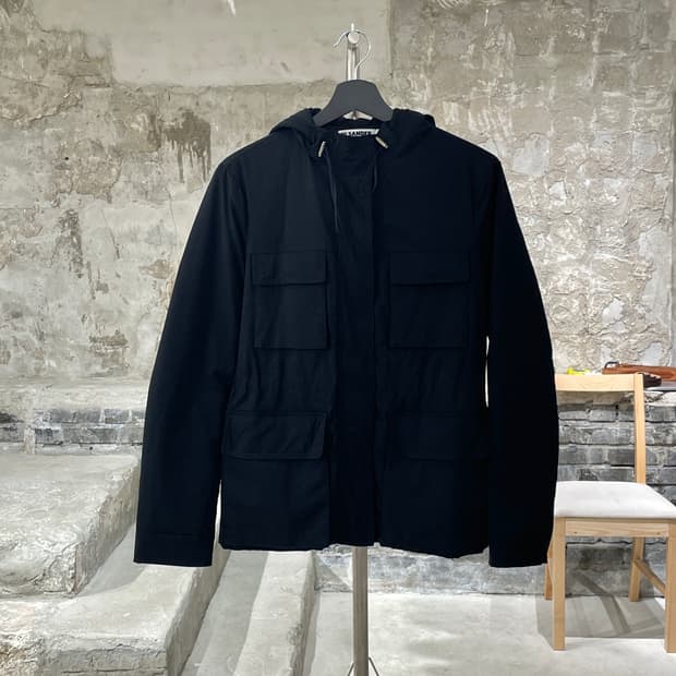 질샌더 블랙 멀티플 플랩 포켓 히든 집업 다운 자켓