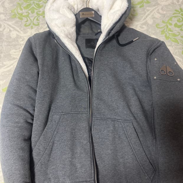 무스너클 버니스웨터 M 