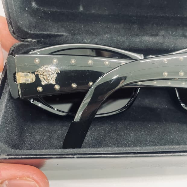 베르사체 스터드 로고 캣츠아이 선글라스