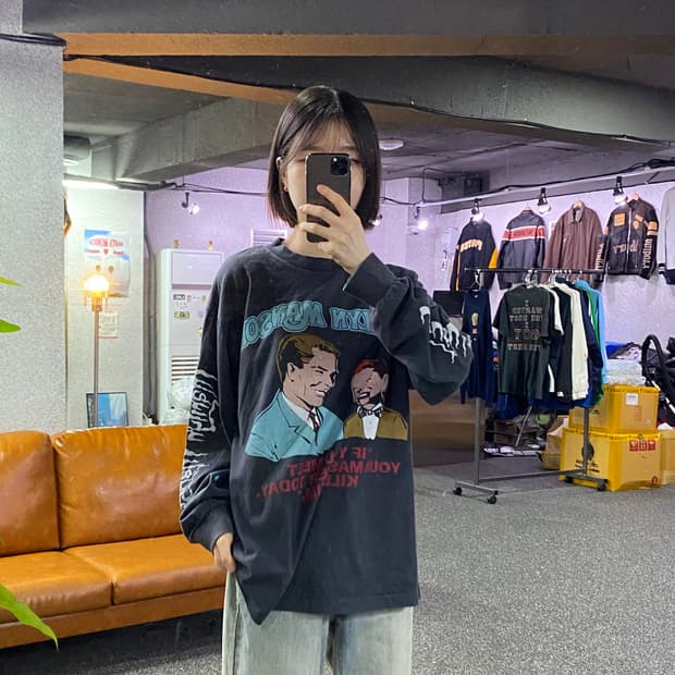 ๋ง๋ฆด๋ฆฐ ๋งจ์จ ๋นํฐ์ง ๊ทธ๋ํฝ ๋กฑ์ฌ๋ฆฌ๋ธ B4965