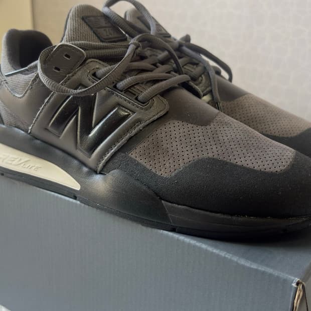 (270) US.9 N.hoolywood new balance 247