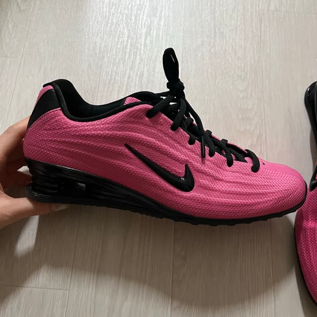 나이키 샥스 Z 핑크시클 HQ7540-601