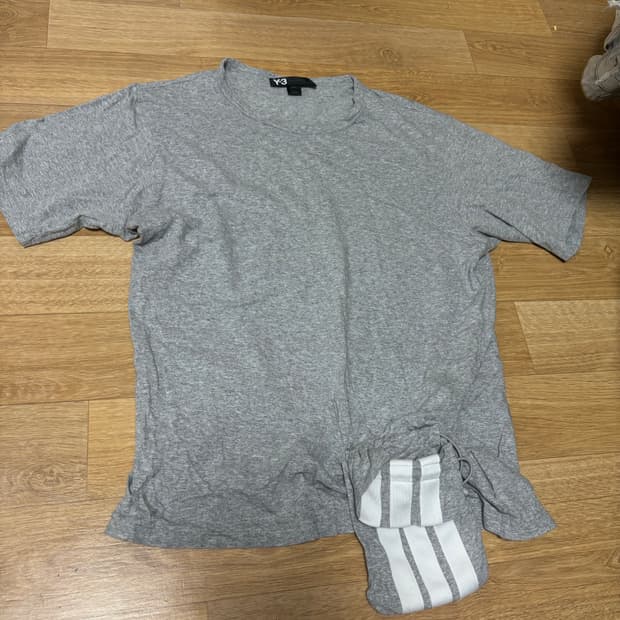 Y-3 회색 주머니 반팔