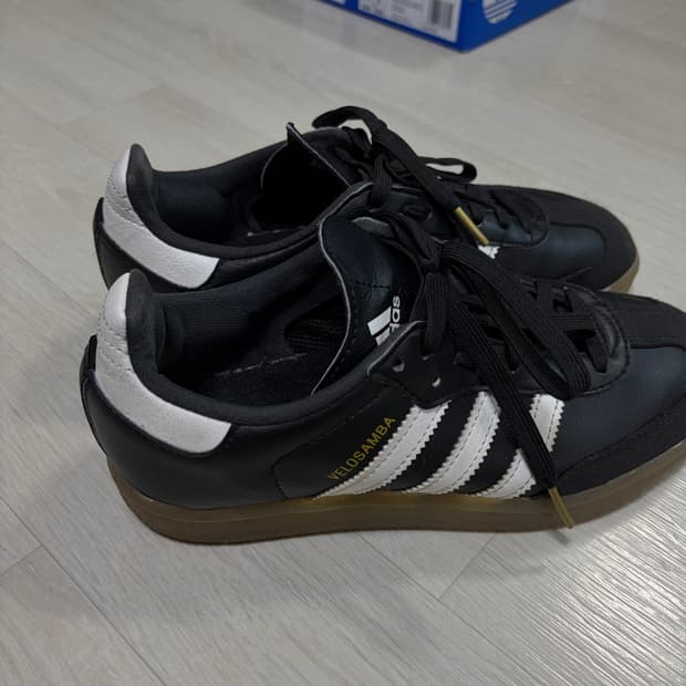 아디다스 벨로삼바 235