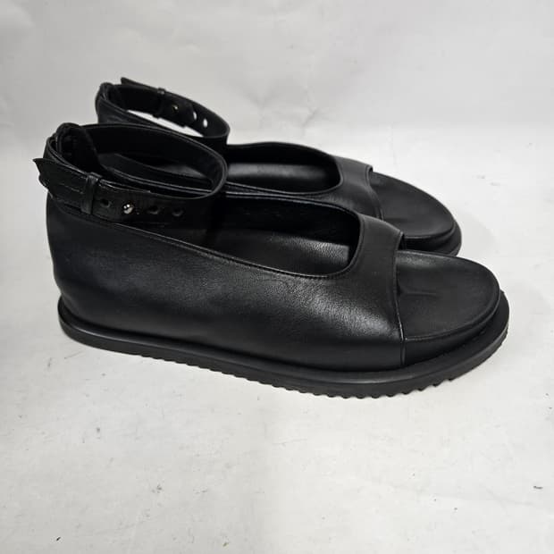 디자이너  브랜드 레프트라이트 플랫폼 스트랩샌들 245mm 