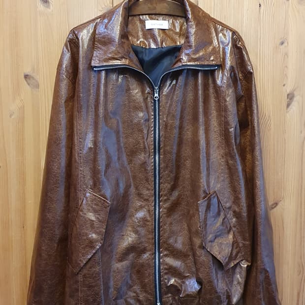 110.GATHER 페이크레더 크랙점퍼