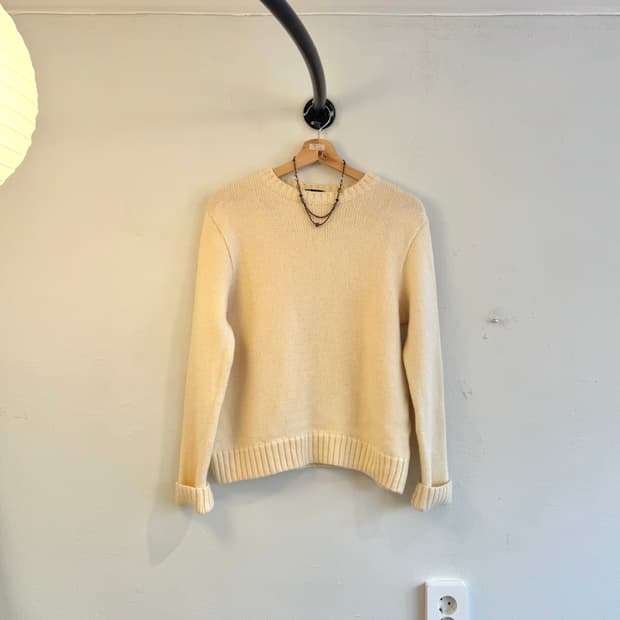 베이직 화이트 울 니트