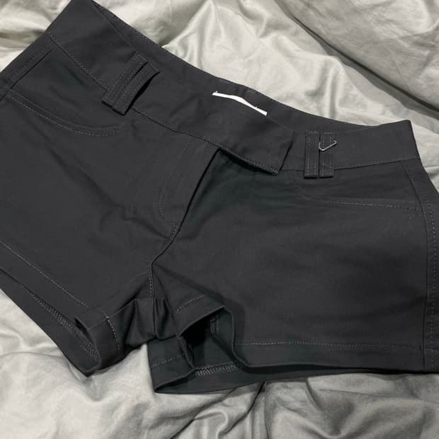 지제뮤지엄 로우라이즈 숏팬츠S