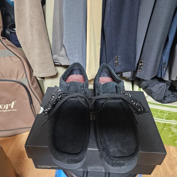 클락스 왈라비 gtx 스웨이드 블랙 uk7.5