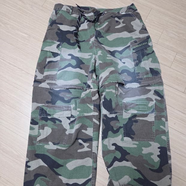 발랜시아가 디텍터블 카고펜츠