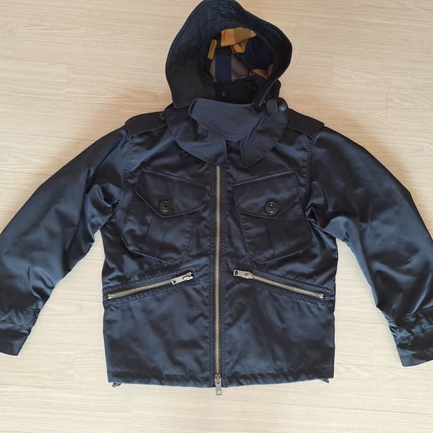 버버리 봄버 후드 자켓