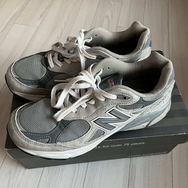 뉴발란스 990 V3