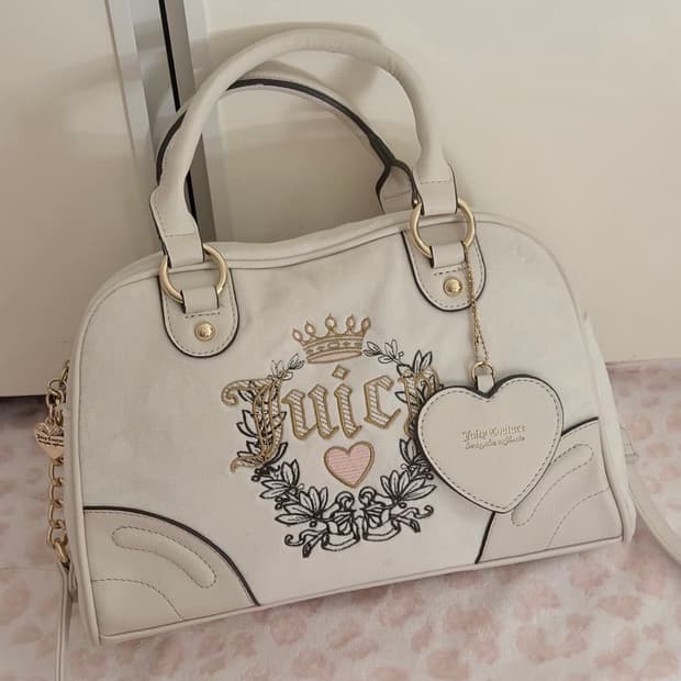 쥬시꾸뛰르 시로갸루 화이트 벨벳 크로스백 y2k