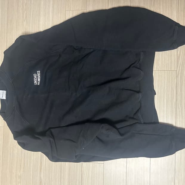 베트멍 엄브로 맨투맨 M사이즈 팝니다.