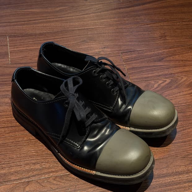 프라다 토 캡 더비 275