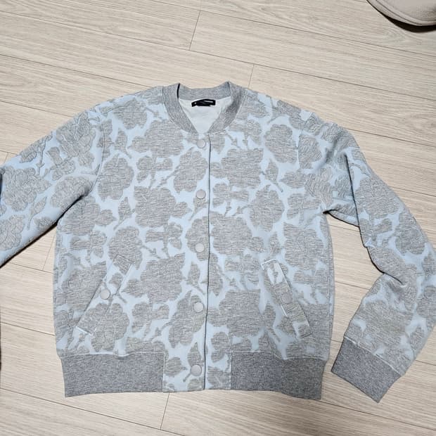 클럽모나코 시스루 플라워패턴 점퍼