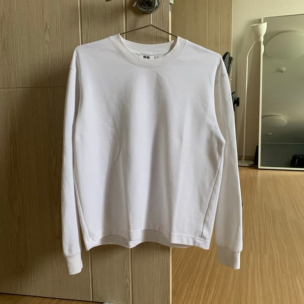 유니클로 긴팔티