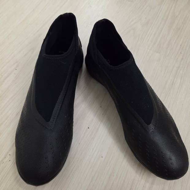 아디다스 프레데터 풋살화 올블랙 275