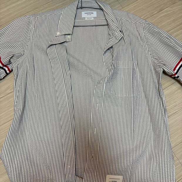 톰브라운 스트라이프 셔츠 사이즈 4