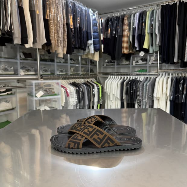 [리오브] 펜디 FF 로고 자카드 슬라이드 샌들 슬리퍼