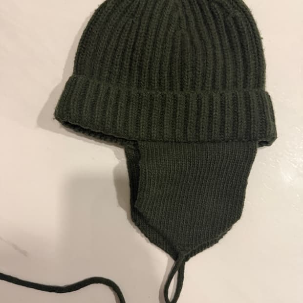 ICHIYON PLUS 니트 봄버 캡 다크 그린